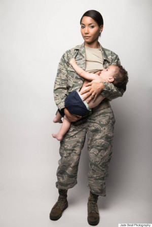 Air Force Mom Breastfeeding In Uniform Is A Stunning Look At Military ...