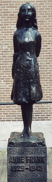 Statua dedicata ad Anna Frank