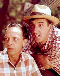 Don Knotts as Barney Fife and Jim Nabors as Gomer Pyle in The Andy ...