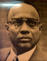 Leiamais um belo poema e a biografia do autor aqui: