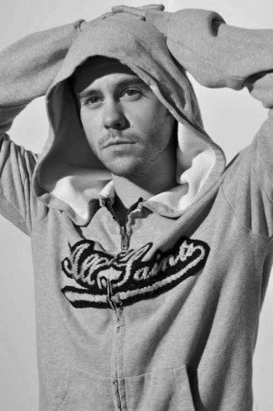 MV5BMTMzMTEzMzE0MV5BMl5BanBnXkFtZTcwNzA2ODAwNg@@._V1_SY750_SX498_AL ...