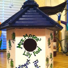 Teacher gift - Bird house decorated with frogs using a thumb print ...