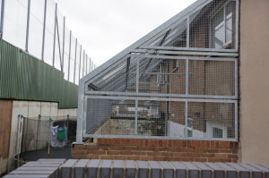 The Troubles of Belfast through Black Cabs, Murals and Peace Walls