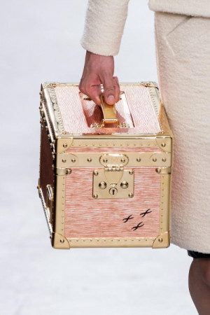 Louis Vuitton by Nicolas Ghesquiere Fall 2015 (Details)
