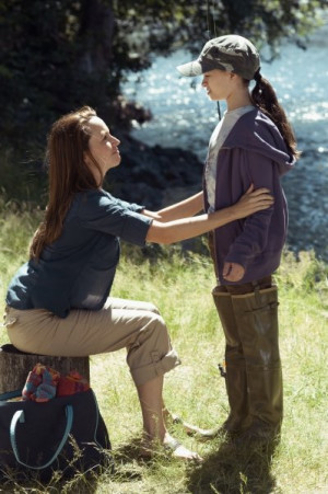 Still of Jodelle Ferland and Julie Ann Emery in Pictures of Hollis ...
