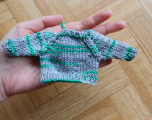 Slytherin quidditch sweater - Knit mini jumper - Merino wool home ...