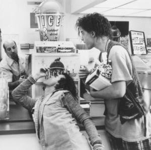 Still of Brendan Fraser and Pauly Shore in Encino Man (1992)