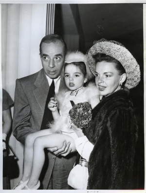 Judy Garland with husband Vincent Minnelli and daughter Liza ...