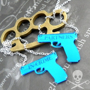 PARTNERS IN CRIME - Two Necklace Set - Best Friends - Blue Pistols