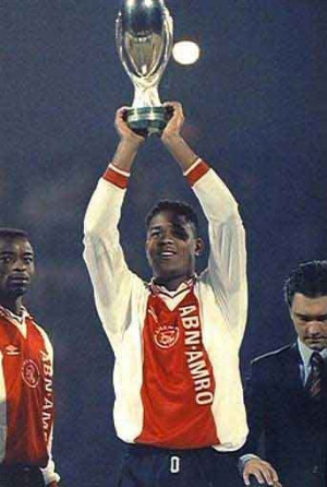 Chelsea Hobbs Wallpaper...