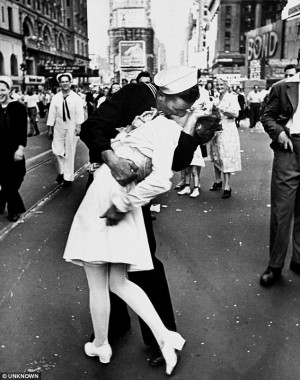 Famous Kiss in New York