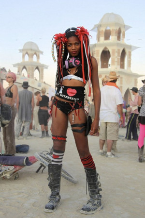 The Funky and Freaky Girls at the “Burning Man” Festival (25 pics)