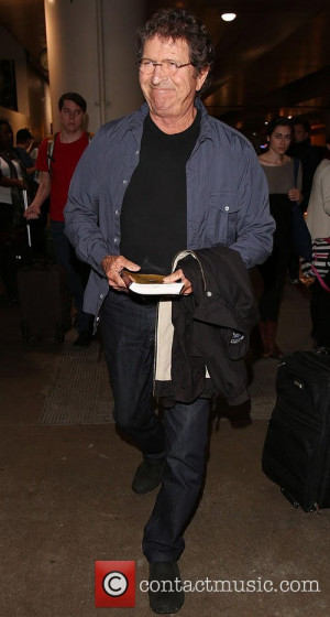 mac-davis-mac-davis-arrives-at-lax_3947523.jpg