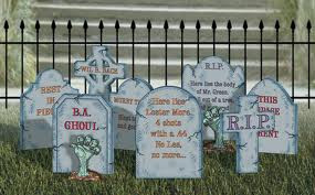 Here are some funny tombstone quotes to laugh and think about!