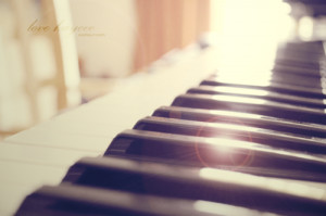 love playing the piano i never took piano lessons so i don t know ...