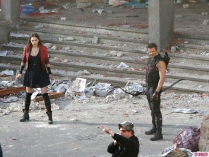 The avengers 2 Hawkeye and Scarlet Witch