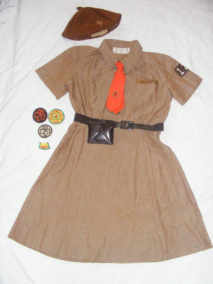 Source: http://cgi.ebay.com/1960s-VTG-Girl-Scout-Brownie-Uniform-Scarf ...
