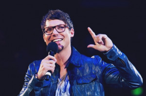 Judah Smith is a rad pastor serving in Seattle, USA. He inspires us so ...