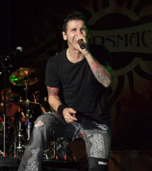 Re: Sully Erna pic of the day