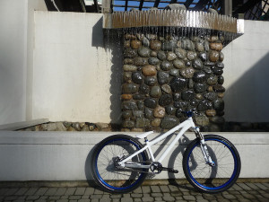2011 Banshee Amp 2011 Fox 831 in white Most amazing fork ever