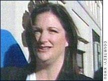 Former Enron assistant treasurer Lea Fastow as she entered prison