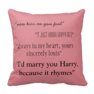 Larry Stylinson (I ship it and quotes) Pillow