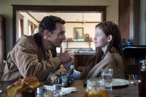 The bond between Cooper (Matthew McConaughey) and Murph (Mackenzie Foy ...
