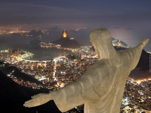 Check out these cool pictures of Rio De Janeiro at night. Stunning ...