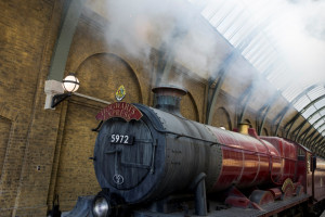 The Hogwarts Express Ride Transports Fans Into The World Of Harry ...
