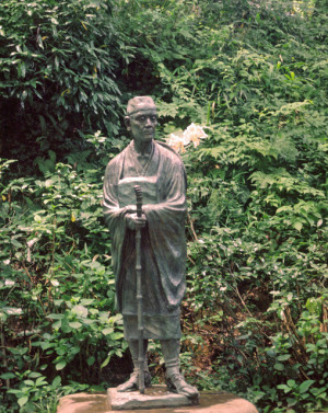 Tượng thiền sư Matsuo Basho ở Hiraizumi, Iwate.