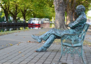 Statue of the Famous Irish poet Patrick Kavanagh, http ...