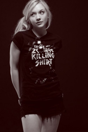 Walking Dead's Emily Kinney Is An Amazing Musician