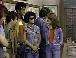 Welcome Back, Kotter - 01x04 Whodunit?
