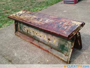 41 DIY Truck Tailgate Bench Ideas – Upcycle a Rusty Tailgate