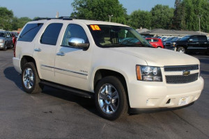 chevrolet tahoe white pearl with pictures
