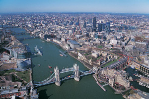 ... the-river-thames-and-the-city-of-london-united-kingdom-andrew-holt.jpg