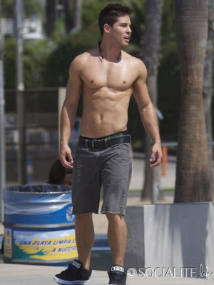 Dean Geyer As Brody Weston On ‘Glee’
