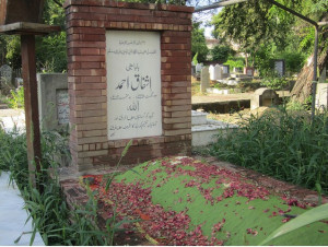 Grave of Ashfaq Ahmed and It’s Tombstone