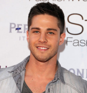 Related Pictures phoebe tonkin young jpg phoebe tonkin photos ...