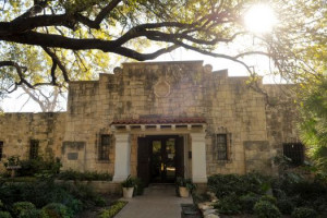 The entrance to the Alamo Library Photo Robin Jerstad