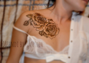 Flower Collar Bone Tattoos Collarbone henna rose tattoos