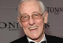 ... john mahoney was born at 1940 06 20 and also john mahoney is english