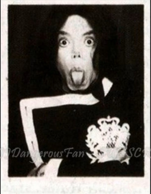 Funny-Michael-3-michael-jackson-9251189-569-731.jpg