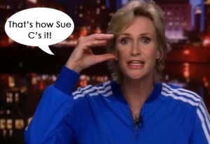 Coach Sue Sylvester is een van de gemeenste personages in Glee. Het is ...