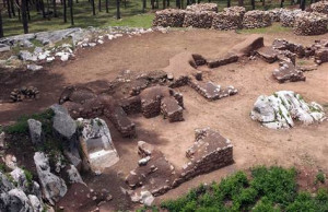 Image: Ruins of an Inca temple at the Sacsayhuaman Archeological Park ...