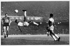 Buy a framed Pelé autograph print of this bicycle kick from Amazon ...