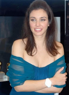 Lisa Ray Twitter Biography