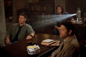 ... -and-Jared-Padalecki-in-SUPERNATURAL-Episode-8.22-Clip-Show-2-600x399