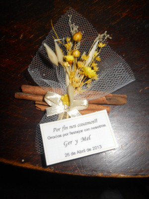 souvenir de boda con broches