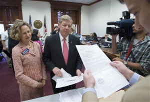 Sen. Johnny Isakson with his wife Dianne Isakson , positive